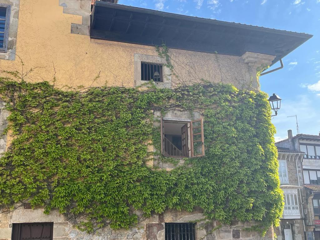 Apartamento Gaudi Comillas Eksteriør bilde